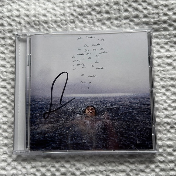 Shawn Mendes Other - Shawn Mendes “Wonder” album SIGNED!